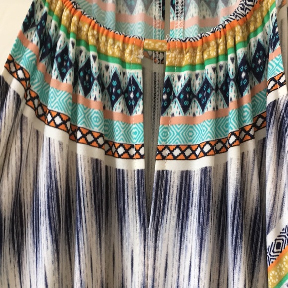 Multi-color Maxi dress with small keyhole in front - Picture 7 of 9